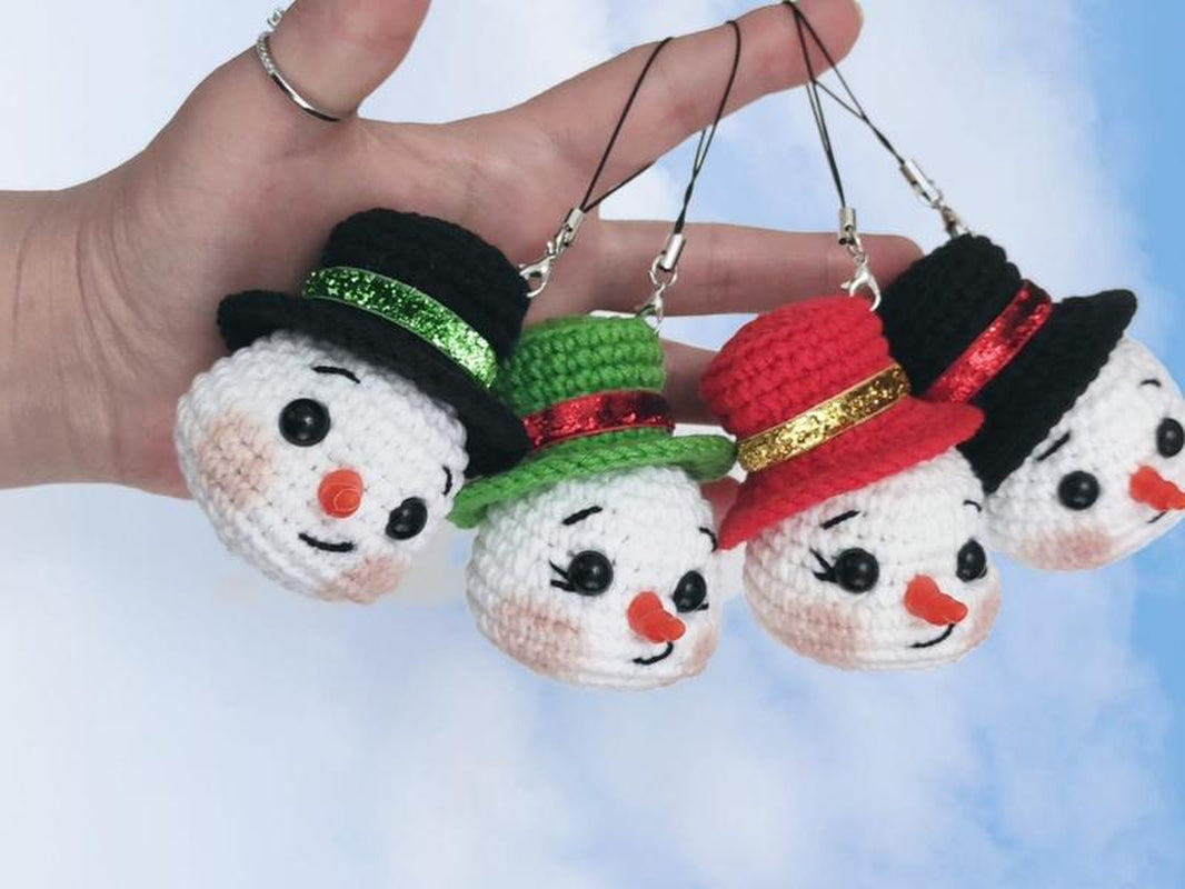 Crochet Snowman Bauble, Christmas Crochet, Snowman Christmas Tree Ornament, Crochet Snowman Keychain, Christmas Day Gift (Handmade Goods Will Be Made by Hand so the Production Time Will Be a Little Longer)